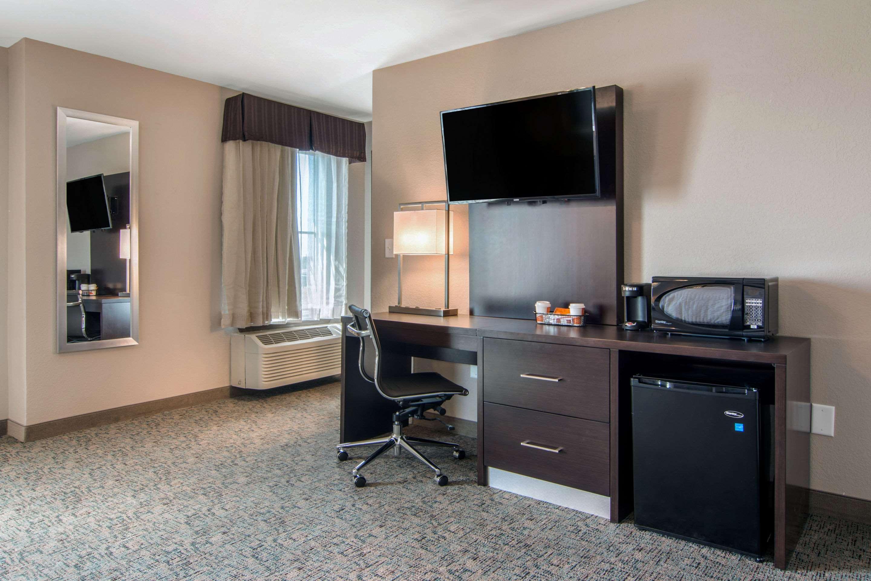 Clarion Inn & Suites Atlanta Downtown Exteriör bild