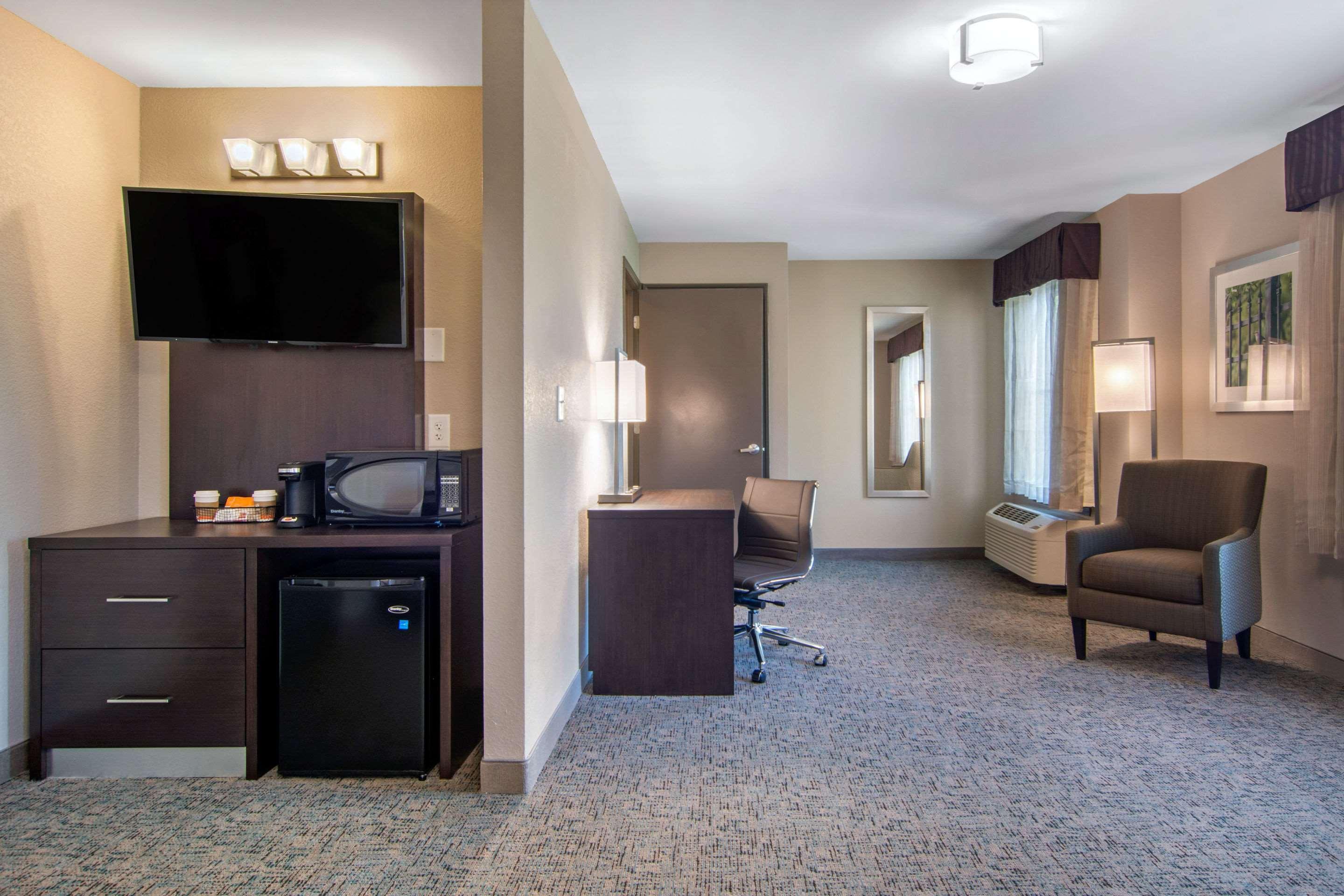 Clarion Inn & Suites Atlanta Downtown Exteriör bild
